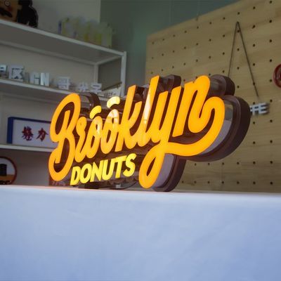 Display pubblicitario LED Light Box Sign con tensione di ingresso 12V e caratteri luminosi