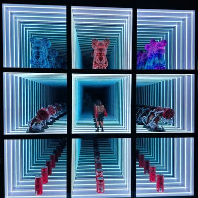 Fonte luminosa LED ad alta luminosità customisato Infinity Illusion mirror display case