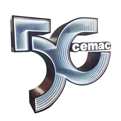 Segno retroilluminato a specchio infinito abissale personalizzato con logo metallico 3D e luci al neon