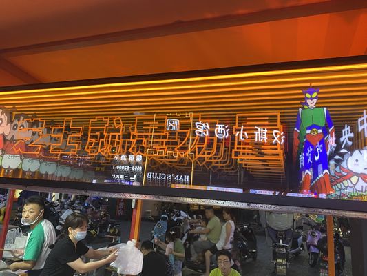 Disegno d'arte moderna Specchio a LED in acciaio inossidabile con personalizzazione illimitata del bagliore RGB